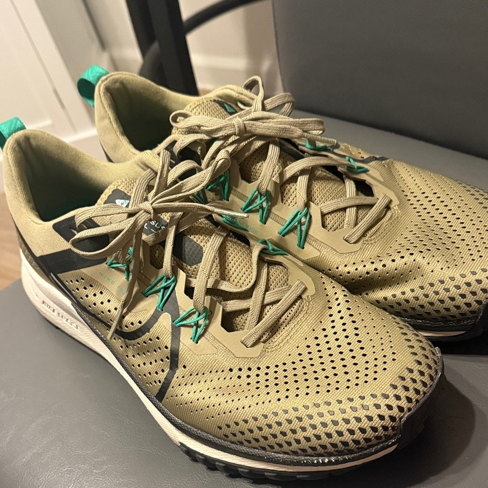 Nike men’s Tan and Green Athletic Shoes